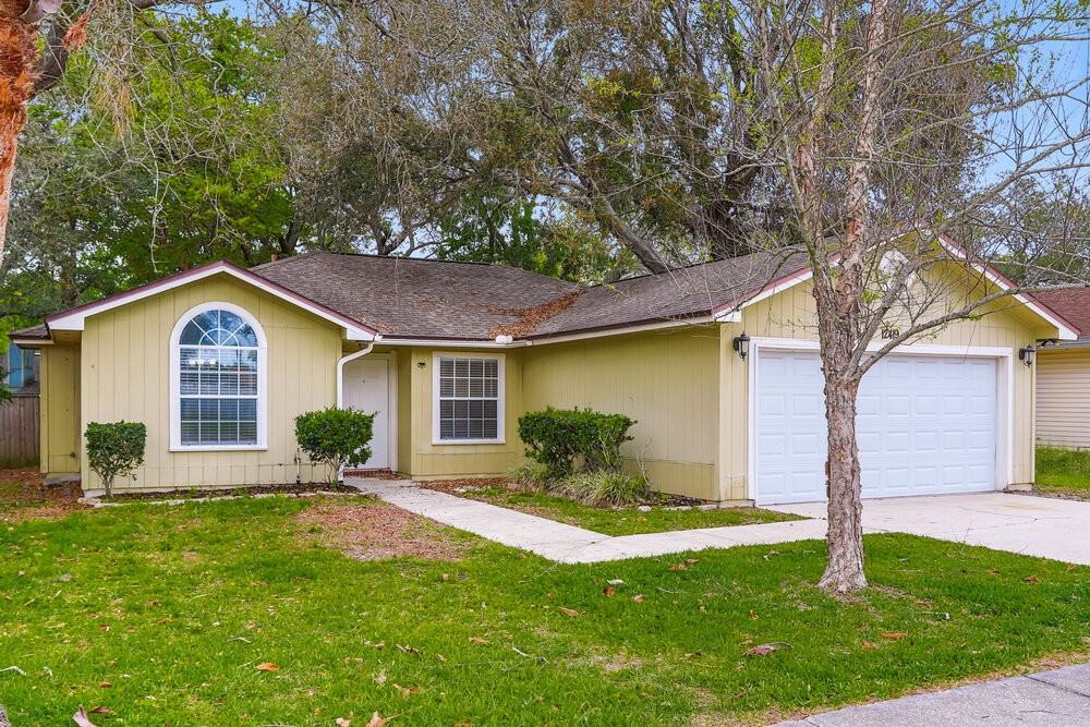 12419 Long Lake Dr N - Photo 3 of 16