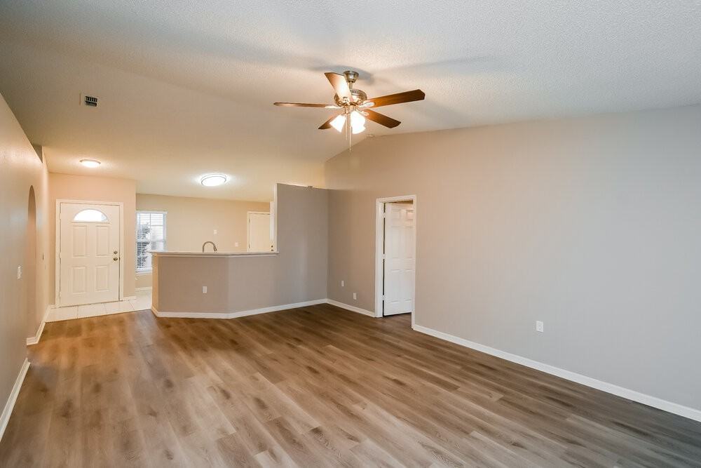 84 Reeding Ridge Dr W - Photo 4 of 16