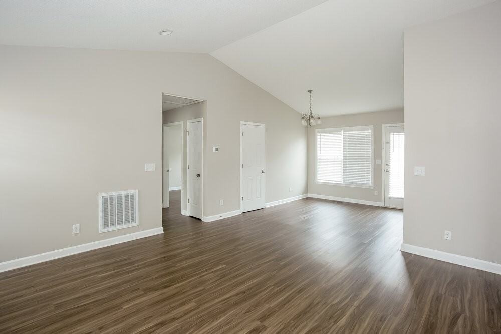 105 Birch Ct - Photo 3 of 17