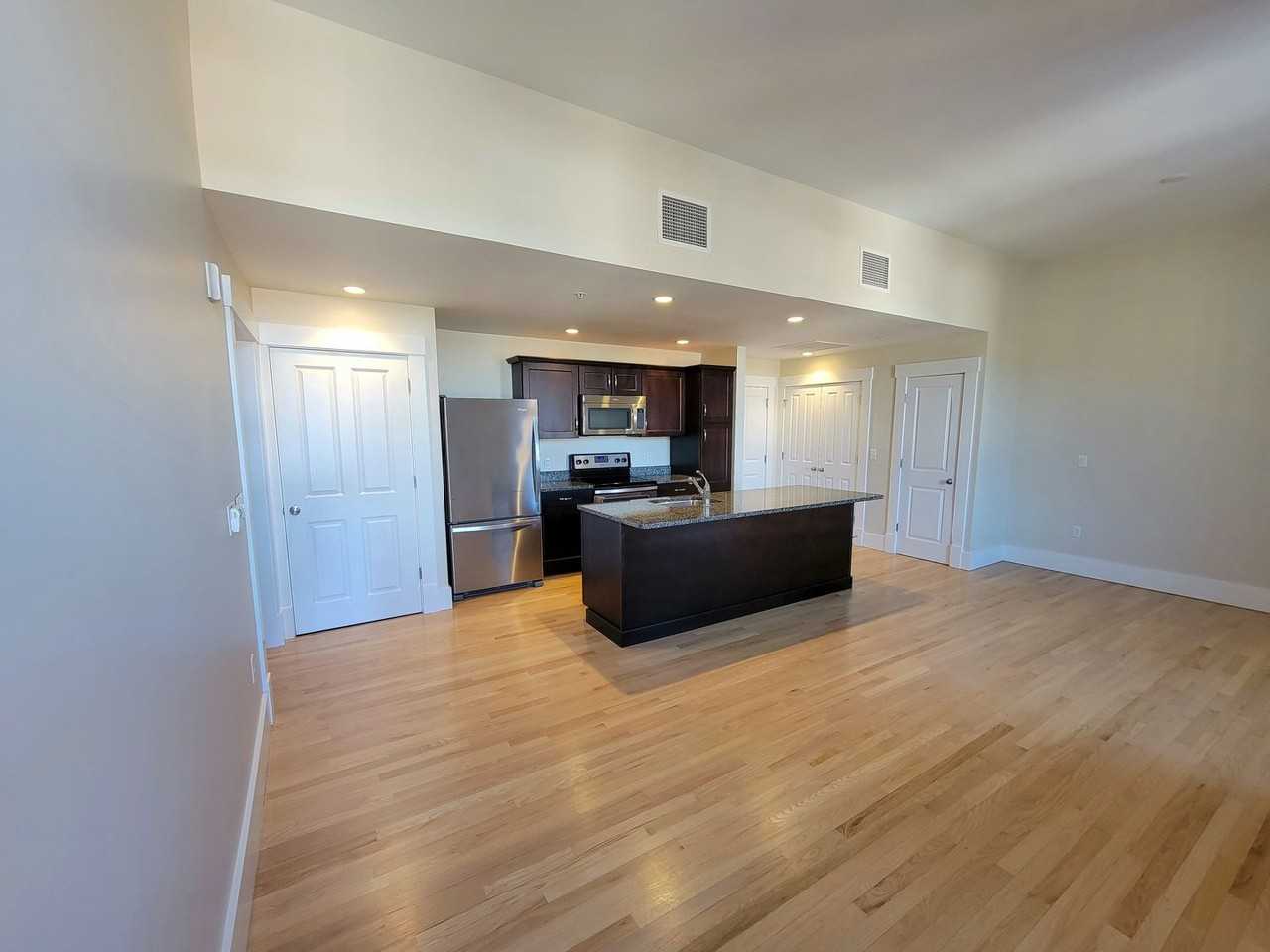 132 Main St - Photo 5 of 18