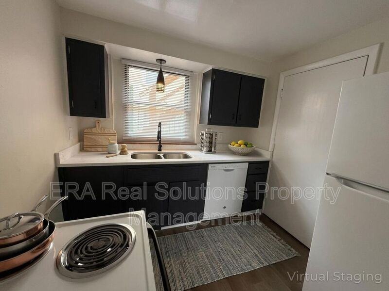 221 Dana Ave #A - Photo 4 of 6