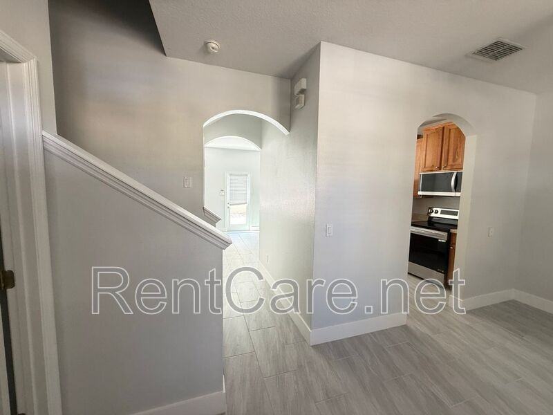 1626 J Lawson Blvd - Photo 2 of 24