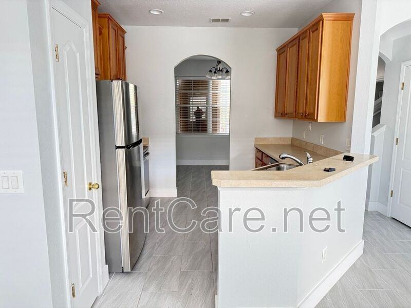 1626 J Lawson Blvd - Photo 3 of 24