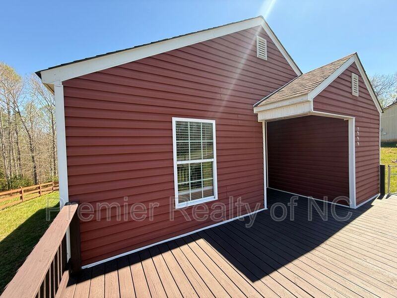 3427 Old Ushwy E - Photo 2 of 12