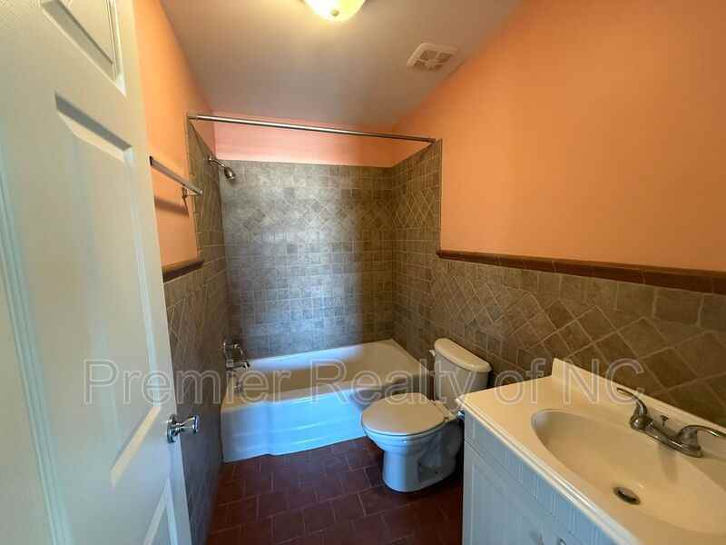 3427 Old Ushwy E - Photo 7 of 12