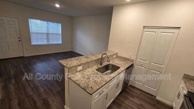 915 Ariana St #50 - Photo 7 of 22