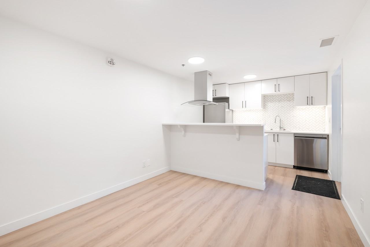 260 Wellington Cres - Photo 2 of 33