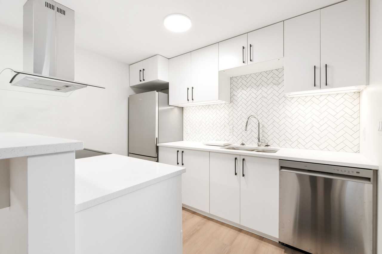 260 Wellington Cres - Photo 3 of 33