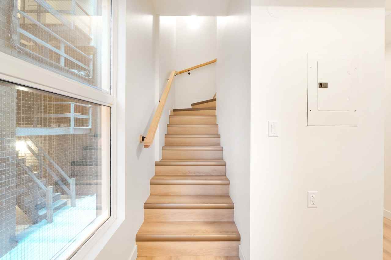 260 Wellington Cres - Photo 7 of 33