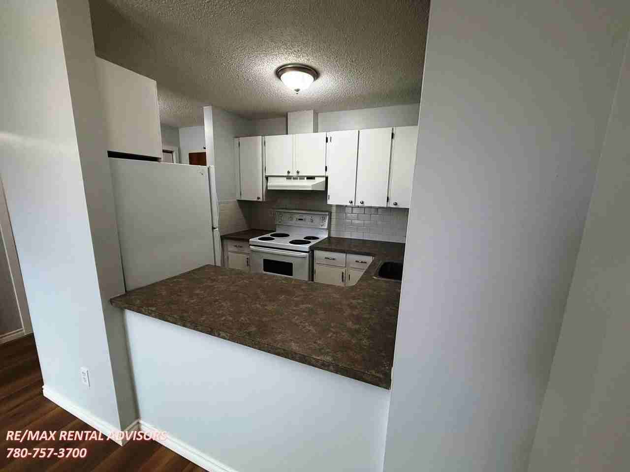 90 Glamis Dr Sw - Photo 3 of 13