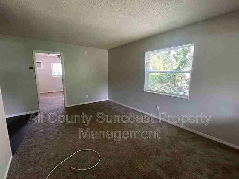 935 34th Ave N #2 - Photo 6 of 12