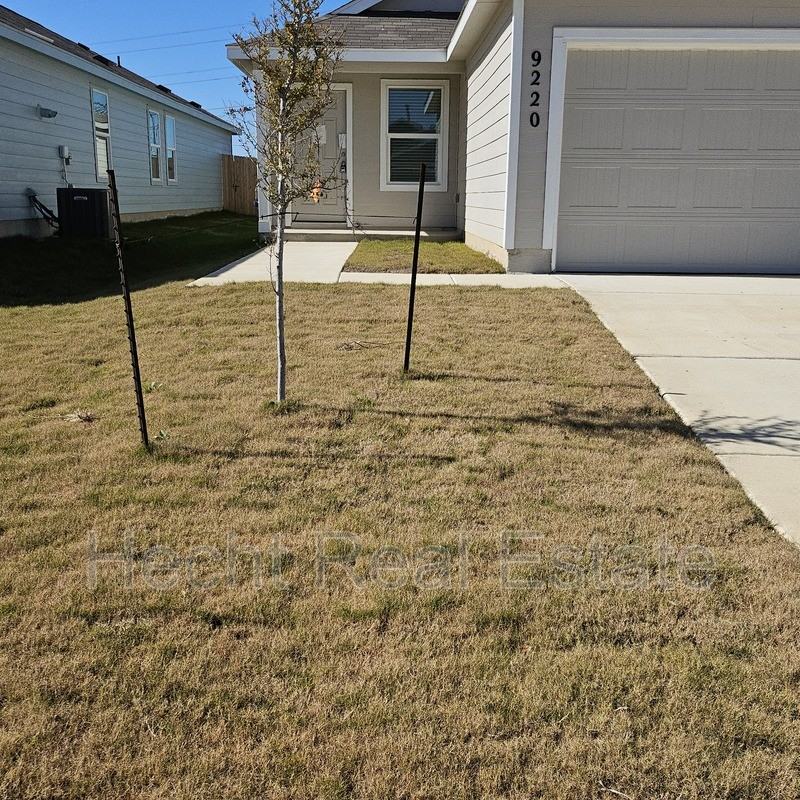 9220 Saint Jerome - Photo 3 of 33