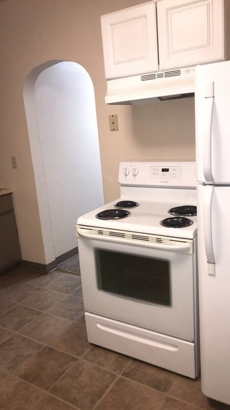 414 Dousman St - Photo 2 of 9