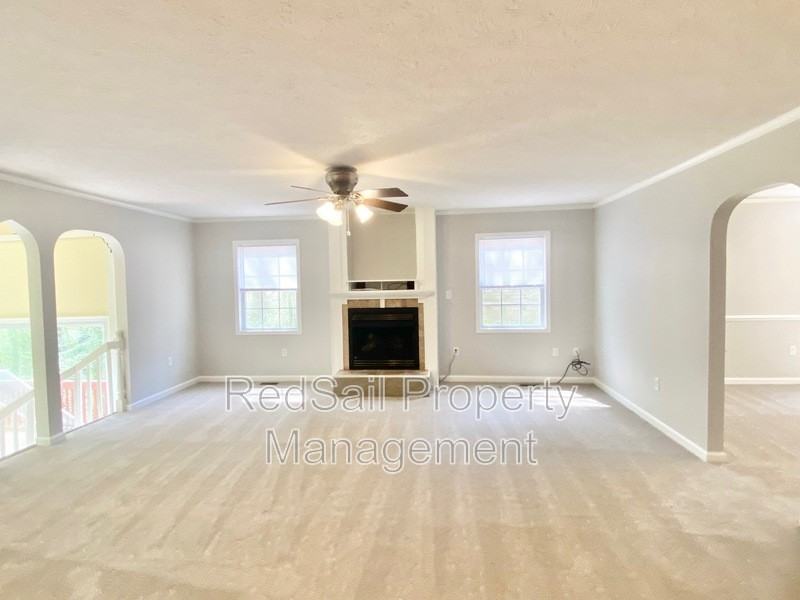 102 Thunderbird Ln - Photo 6 of 28