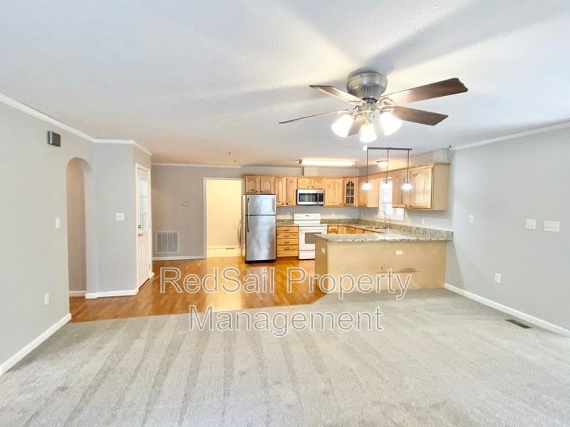 102 Thunderbird Ln - Photo 7 of 28