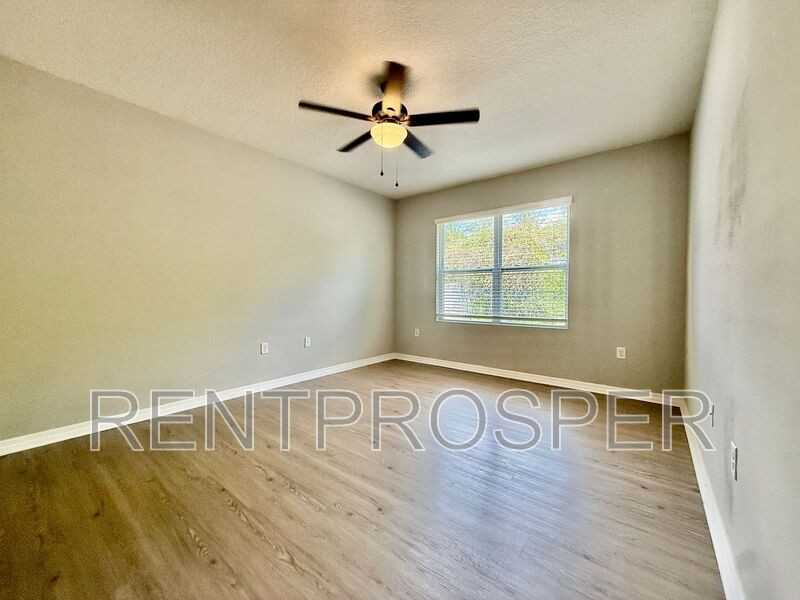 930 Summer Glen Dr - Photo 5 of 15