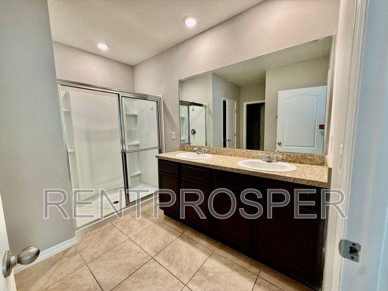 930 Summer Glen Dr - Photo 7 of 15