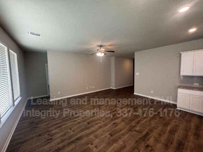 115 Rue Chateau Royal - Photo 4 of 21