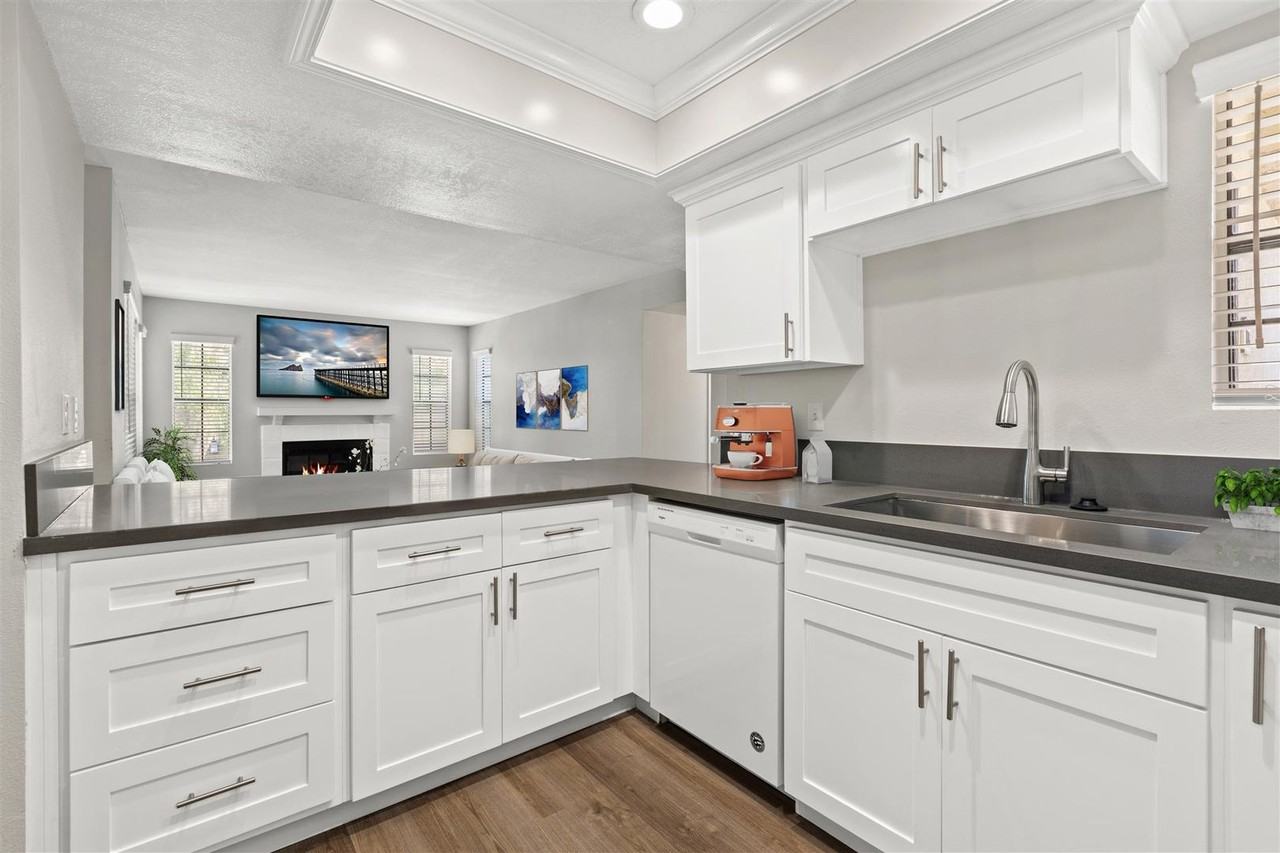 30001 Golden Lantern #311 - Photo 2 of 19