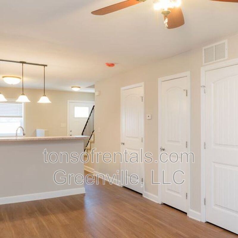 111 Becky Don Dr #7 - Photo 5 of 11