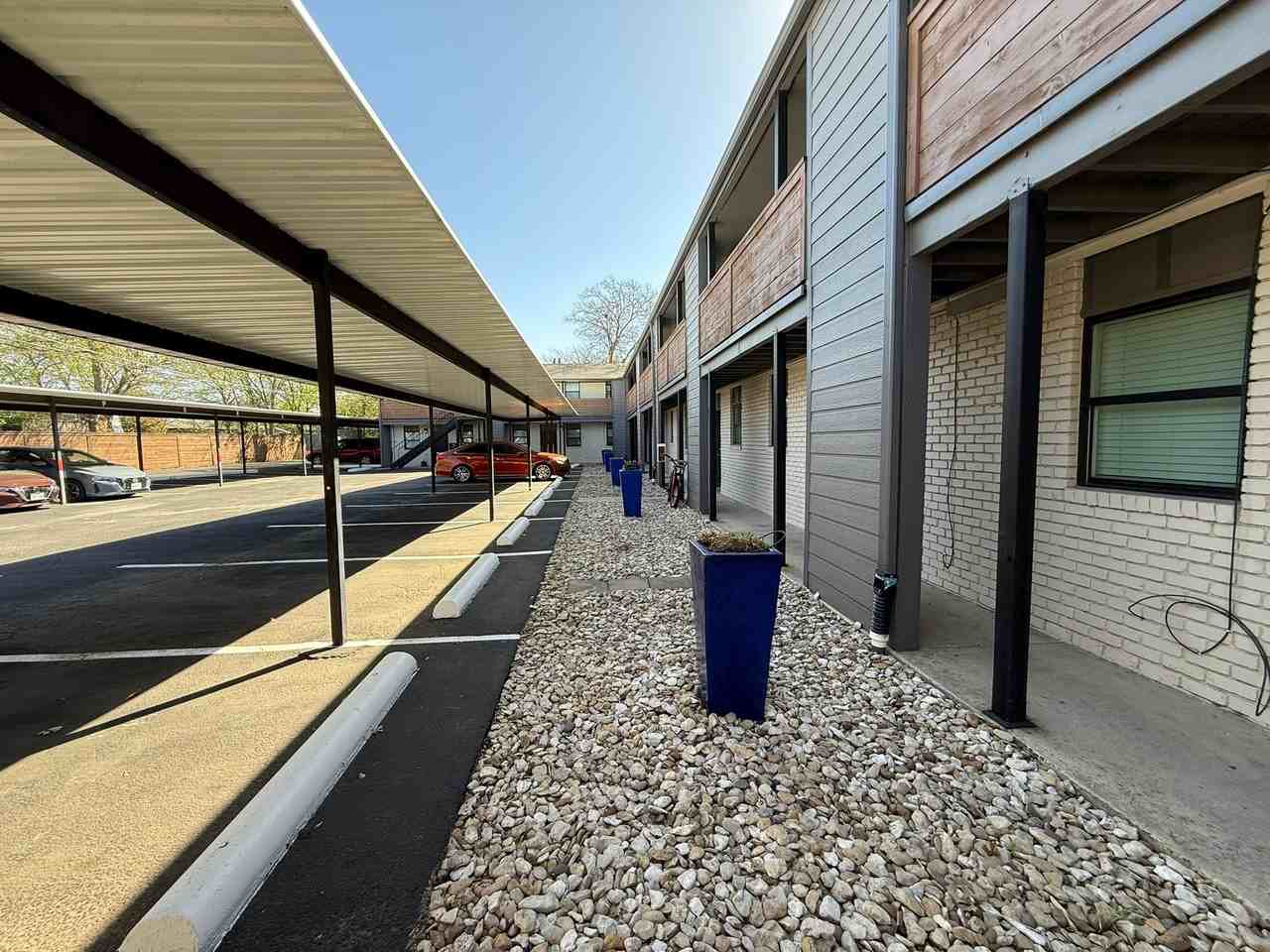 Ridglea Court Apartments - Photo 5 of 7