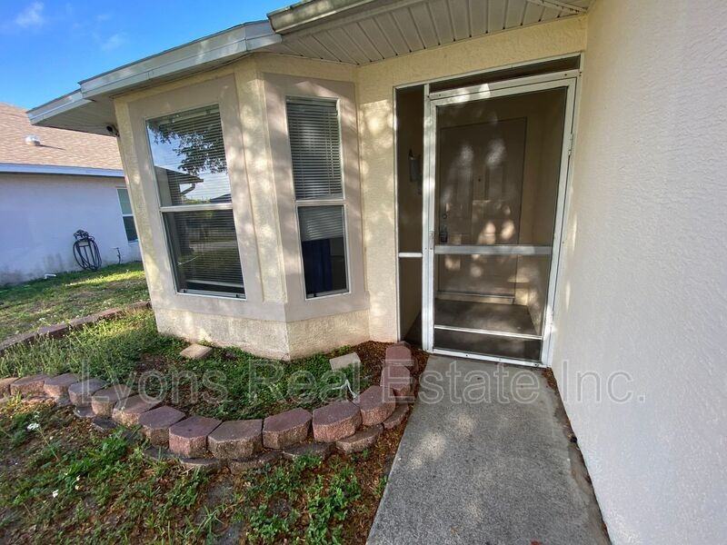 622 Se 13th Pl - Photo 3 of 21