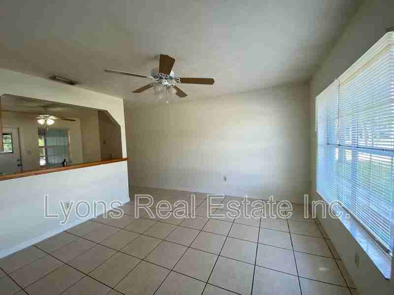 18493 Iris Rd - Photo 2 of 19