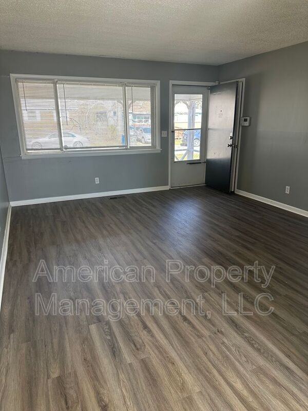 2014 E 49th St N - Photo 4 of 17