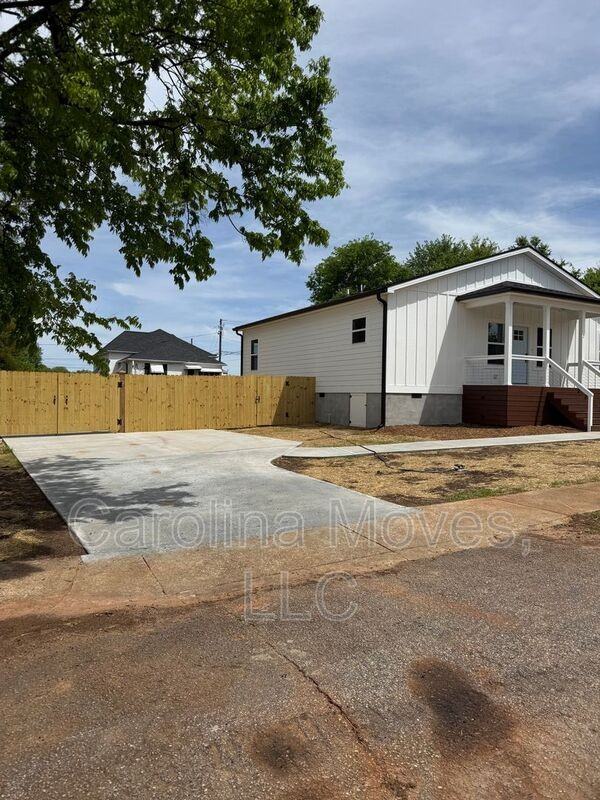 7 2nd Ave - Photo 3 of 28