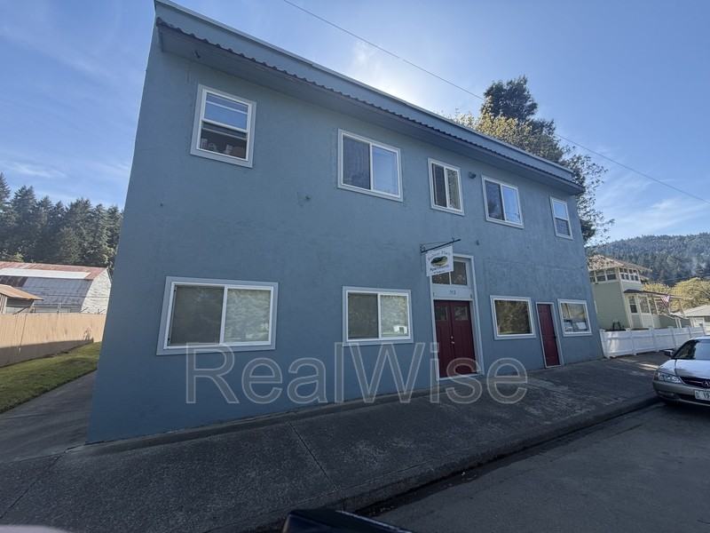 552 Pacific Ave #09 - Photo 3 of 14