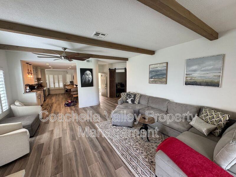 289 Vista Royale Cir W - Photo 4 of 41