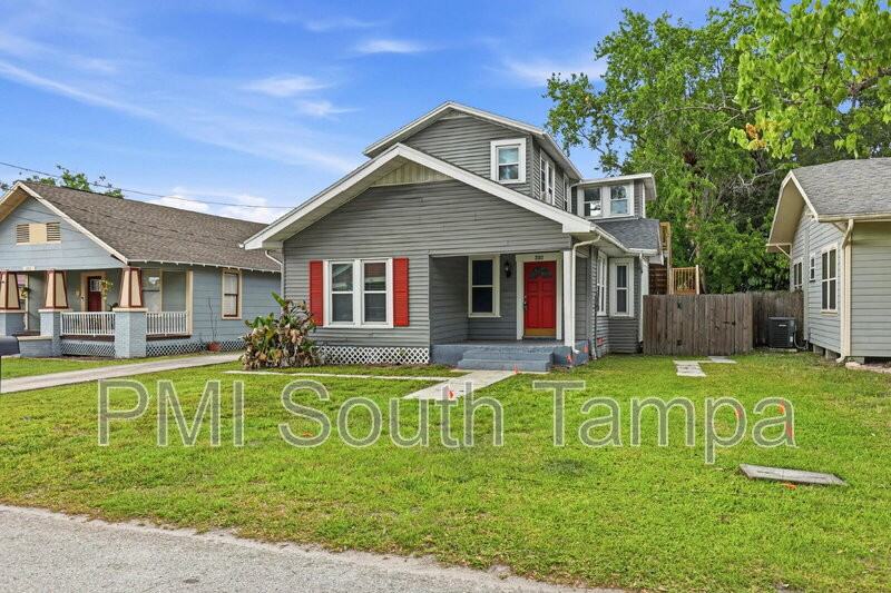 203 W Emma St - Photo 2 of 26