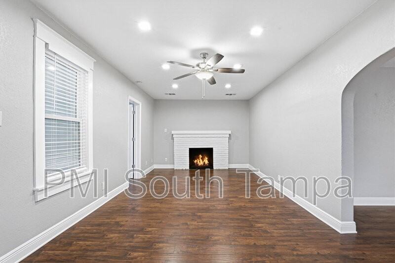 203 W Emma St - Photo 5 of 26