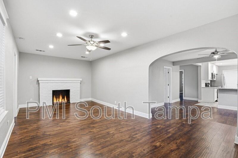 203 W Emma St - Photo 6 of 26