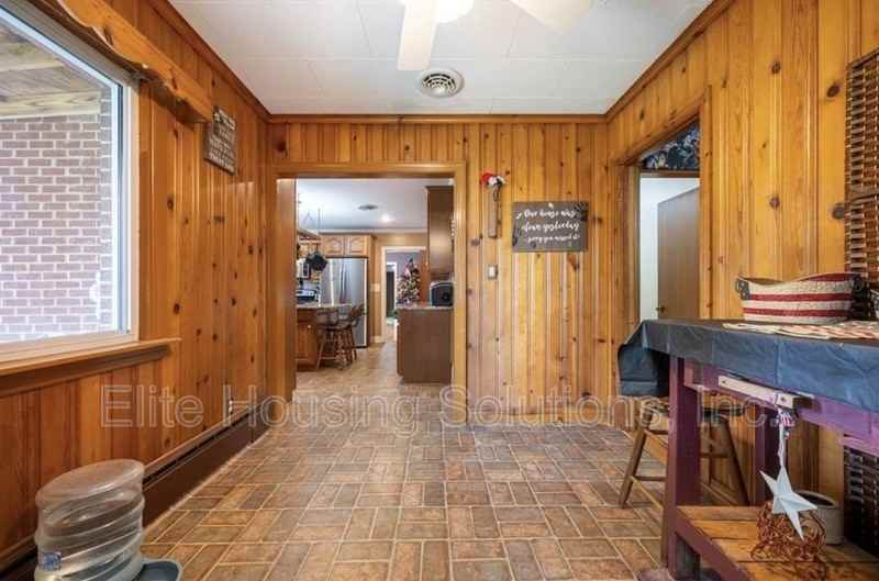 290 W Ridge St - Photo 5 of 37