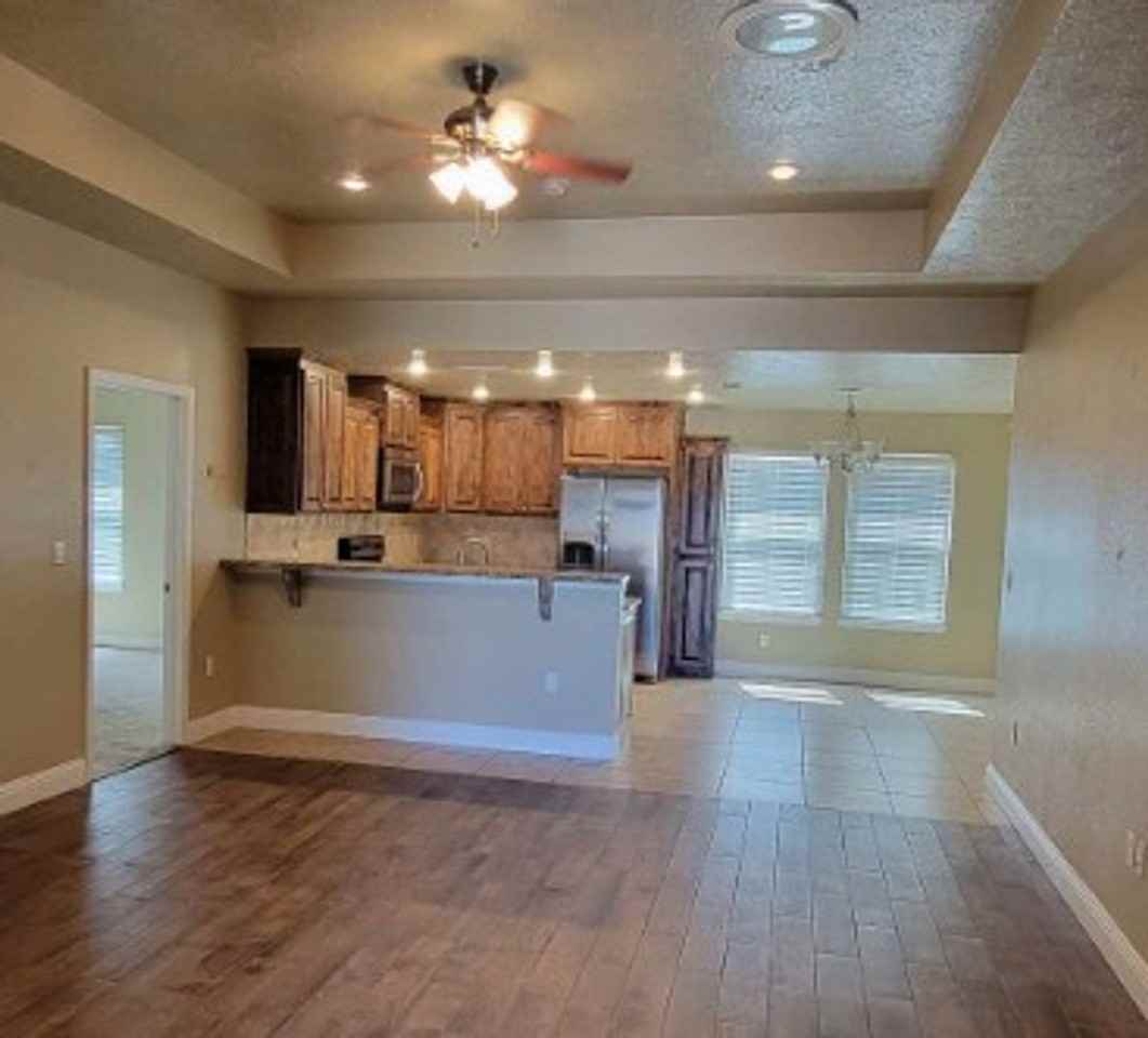 404 Almond Tree Ln - Photo 2 of 19