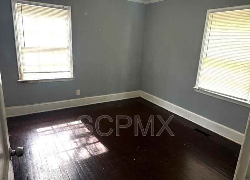 2934 Shady Ln - Photo 4 of 7