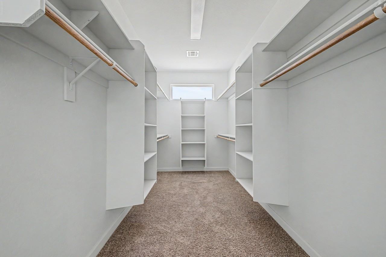 13316 South 190th Avenue - Photo 6 of 8