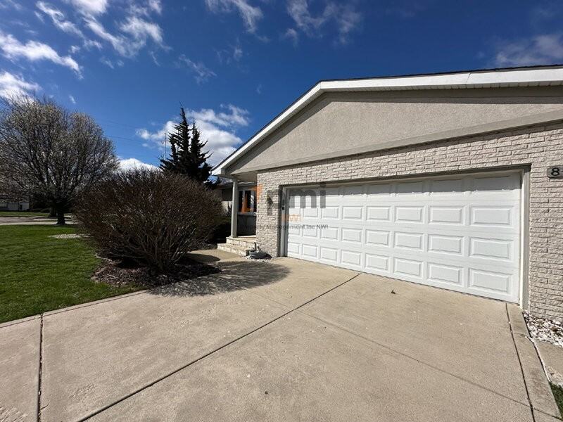 8814 Jefferson Ct - Photo 2 of 30