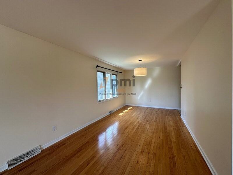 8814 Jefferson Ct - Photo 6 of 30