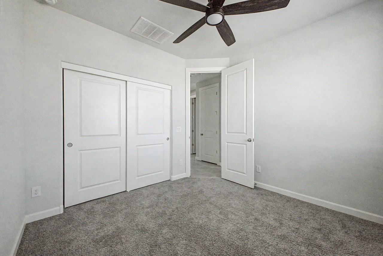 13316 South 190th Avenue - Photo 7 of 8