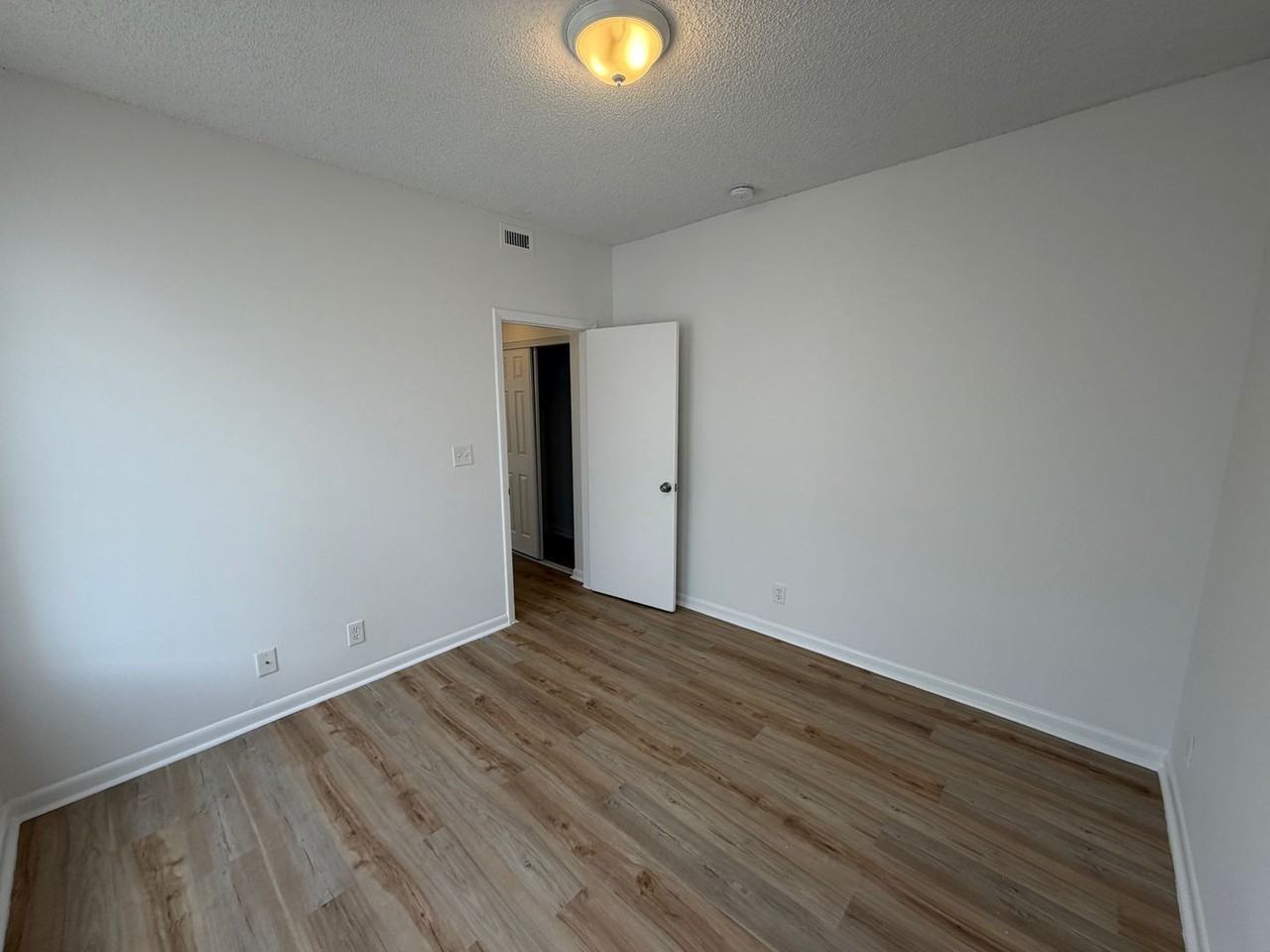 2716 S Dixie Hwy - Photo 7 of 22