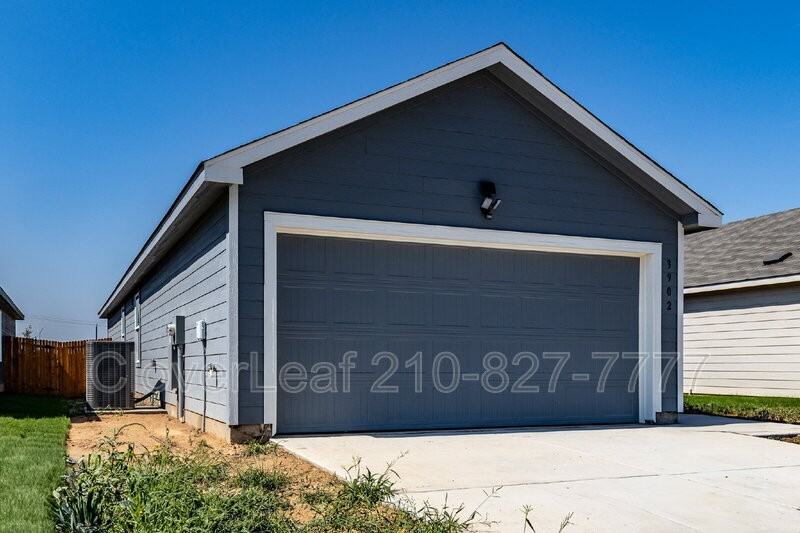 3902 Terrell Trce - Photo 3 of 30