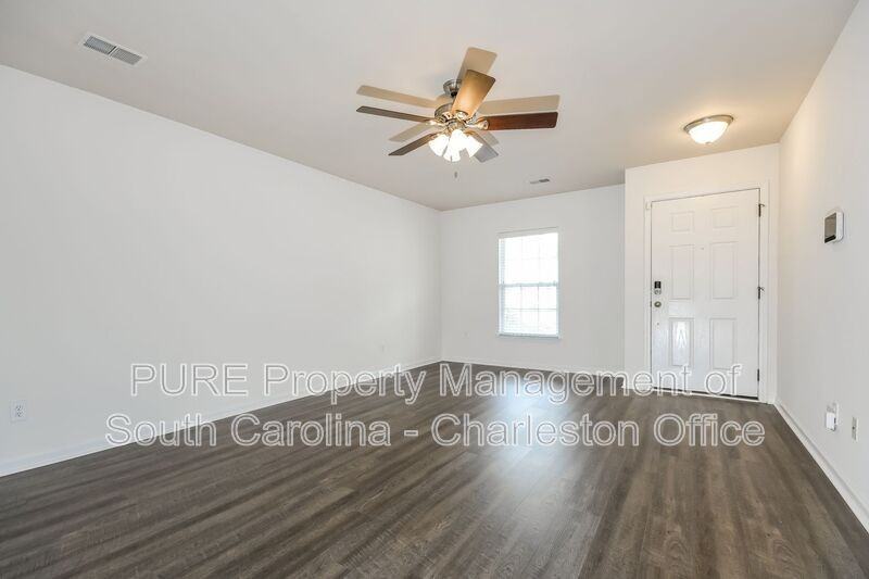 191 Emerald Isle Dr - Photo 3 of 20