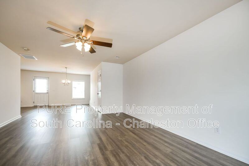 191 Emerald Isle Dr - Photo 4 of 20