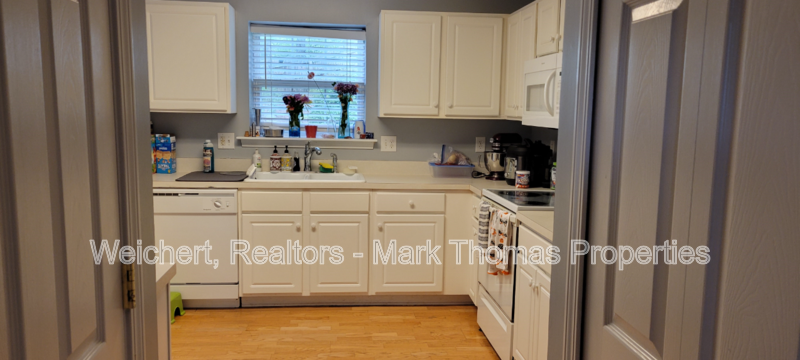 4901 Gaithers Pointe Dr - Photo 4 of 17