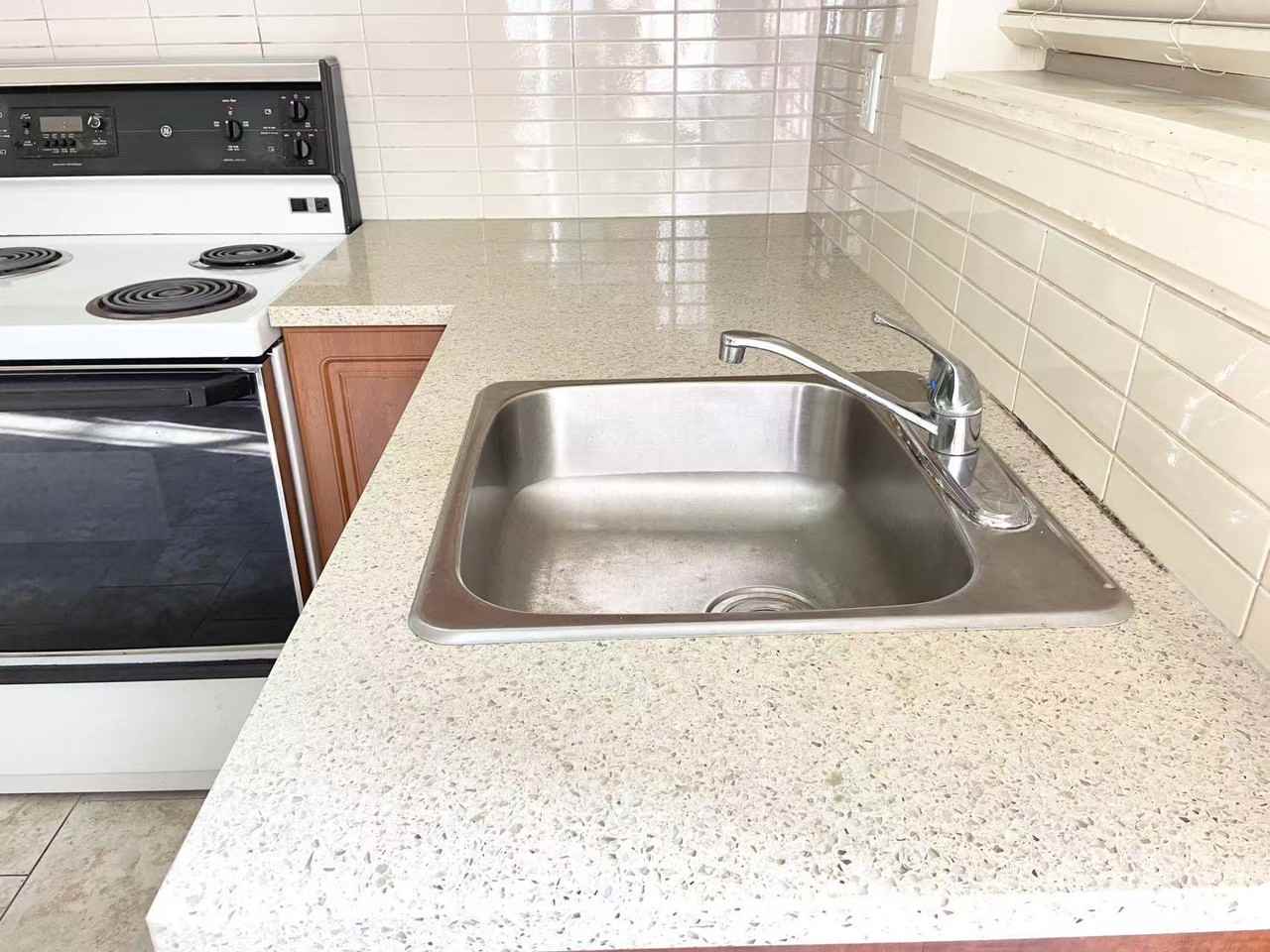 5687 Sussex Avenue - Photo 2 of 11