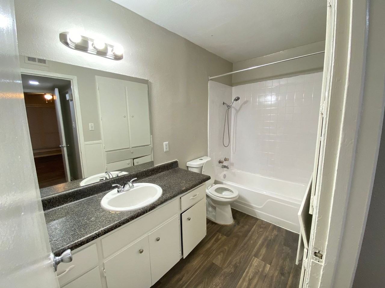 Allena Apartments - Photo 6 of 29