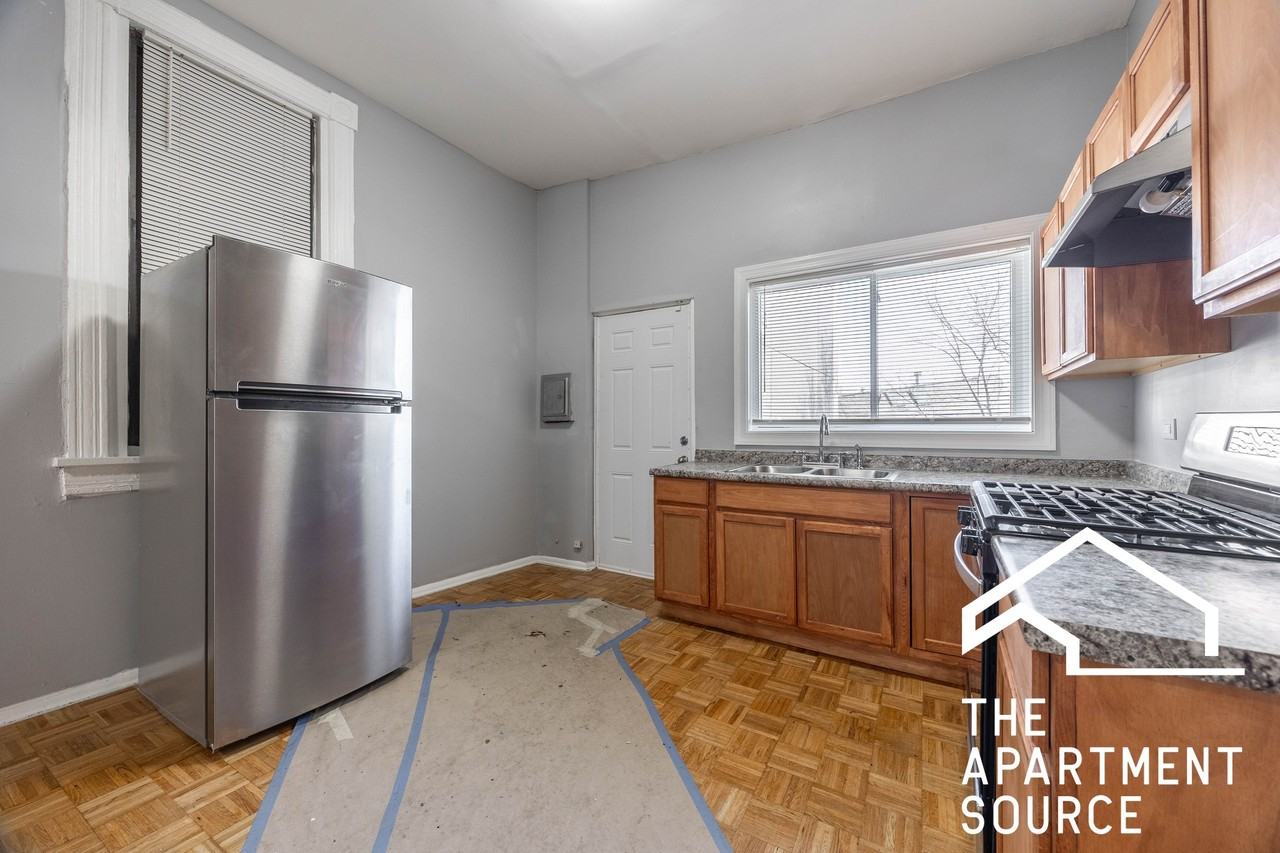 1877 N Milwaukee Ave #3 - Photo 3 of 9