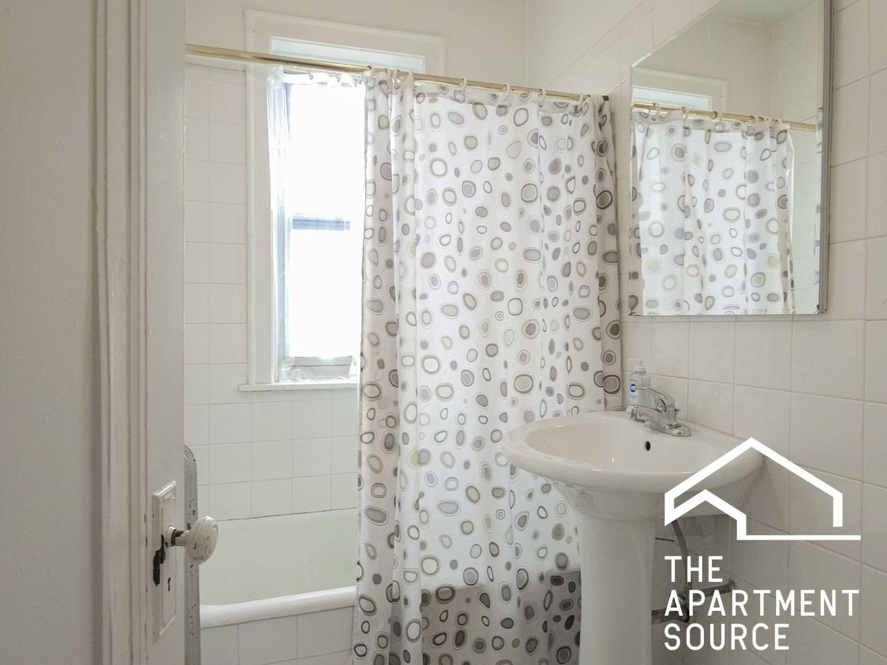 4507 N Greenview Ave #3W - Photo 4 of 6